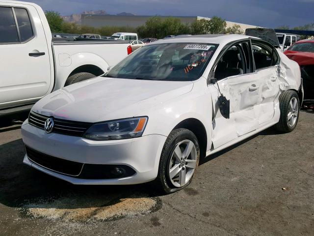 3VWLL7AJ3CM318357 - 2012 VOLKSWAGEN JETTA TDI WHITE photo 2