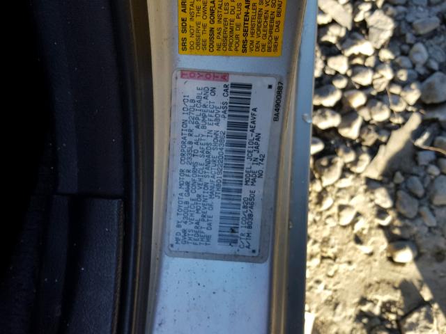 JTHBD192220043862 - 2002 LEXUS IS 300 SILVER photo 10