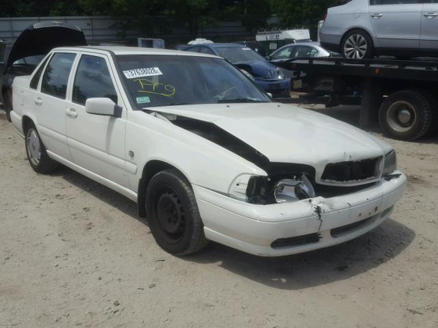 YV1LS55A5X2572230 - 1999 VOLVO S70 WHITE photo 1