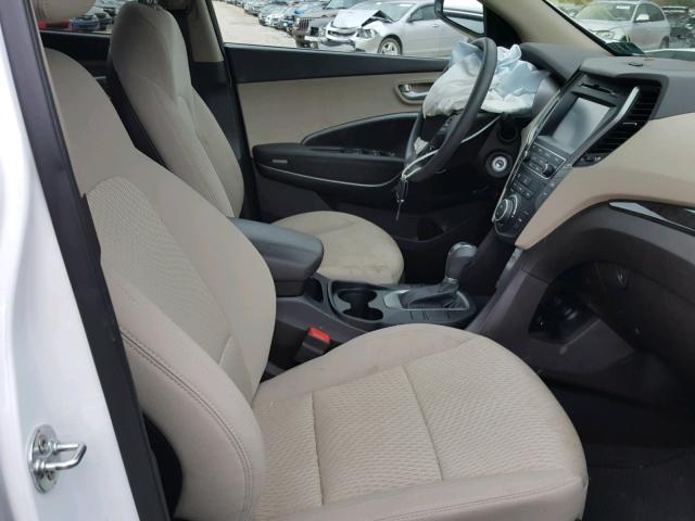 5NMZUDLB6HH007224 - 2017 HYUNDAI SANTA FE S WHITE photo 5