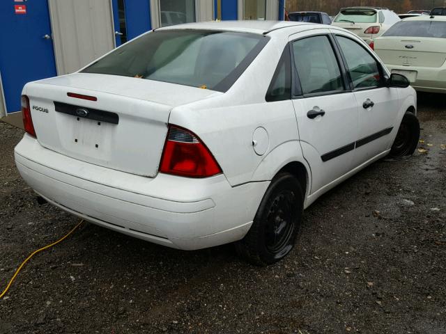 1FAFP34N97W279975 - 2007 FORD FOCUS ZX4 WHITE photo 4