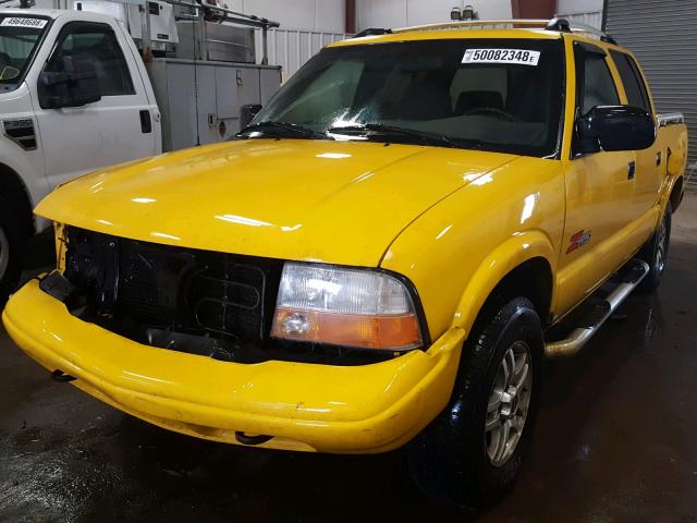 1GTDT13X64K130690 - 2004 GMC SONOMA YELLOW photo 2