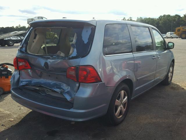 2V4RW3D15AR272633 - 2010 VOLKSWAGEN ROUTAN SE BLUE photo 4