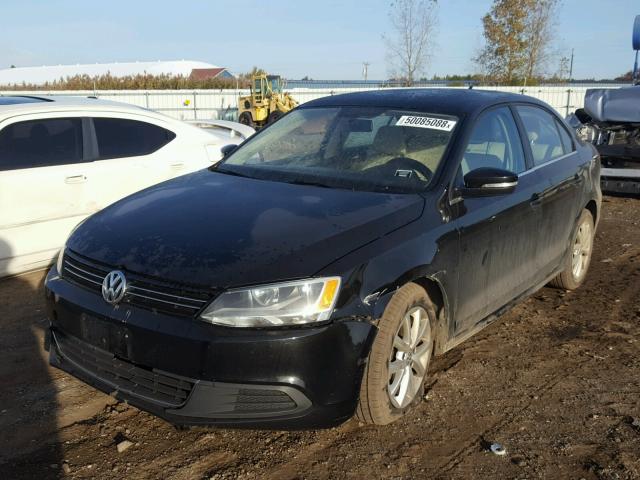 3VWBP7AJ8DM250445 - 2013 VOLKSWAGEN JETTA SE BLACK photo 2