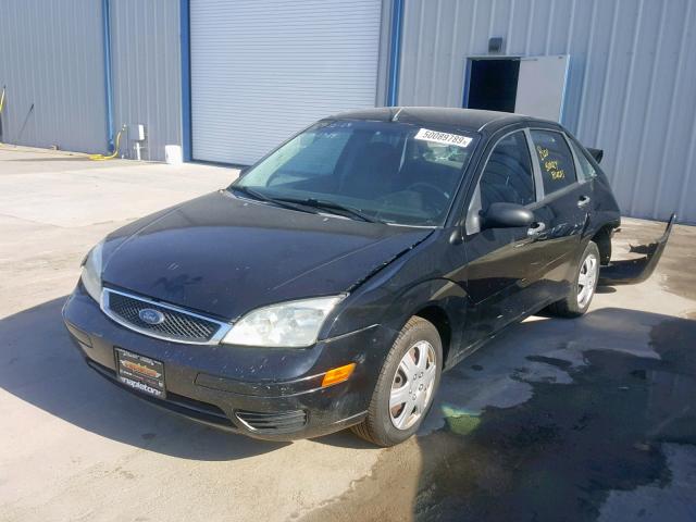 1FAFP34N37W153630 - 2007 FORD FOCUS ZX4 BLACK photo 2