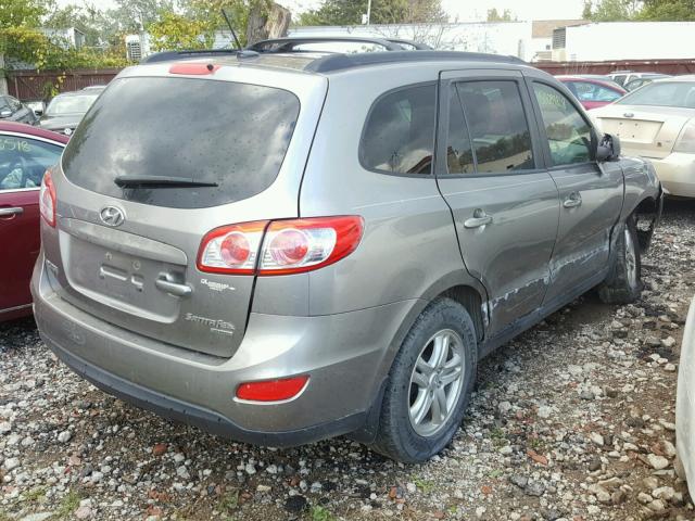 5XYZGDAB9BG024532 - 2011 HYUNDAI SANTA FE G GRAY photo 4