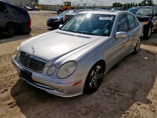 WDBUF65JX4A527594 - 2004 MERCEDES-BENZ E 320 SILVER photo 2