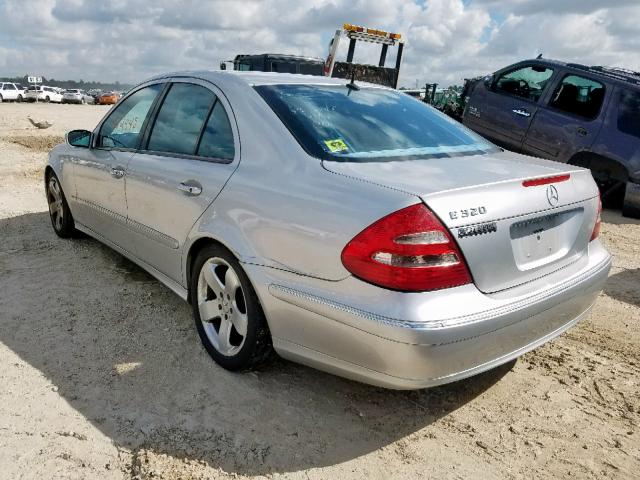 WDBUF65JX4A527594 - 2004 MERCEDES-BENZ E 320 SILVER photo 3