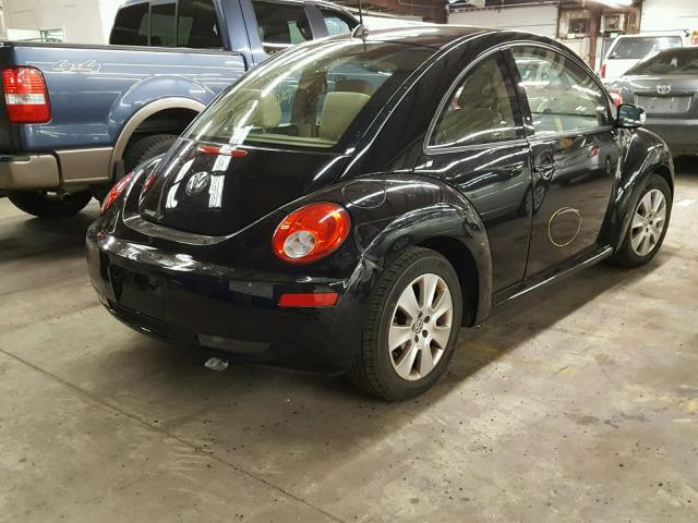 3VWPW31C28M523131 - 2008 VOLKSWAGEN NEW BEETLE BLACK photo 4