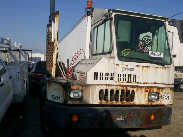 306527 - 2003 OTTAWA YARD TRACTOR TRACTOR WHITE photo 1