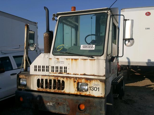 306527 - 2003 OTTAWA YARD TRACTOR TRACTOR WHITE photo 2