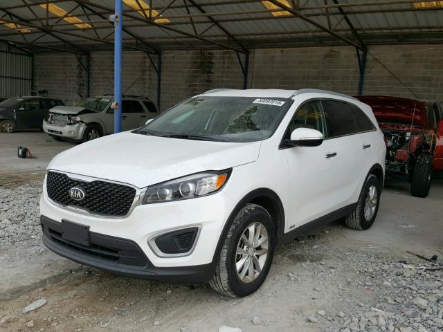 5XYPGDA31GG045754 - 2016 KIA SORENTO LX WHITE photo 2