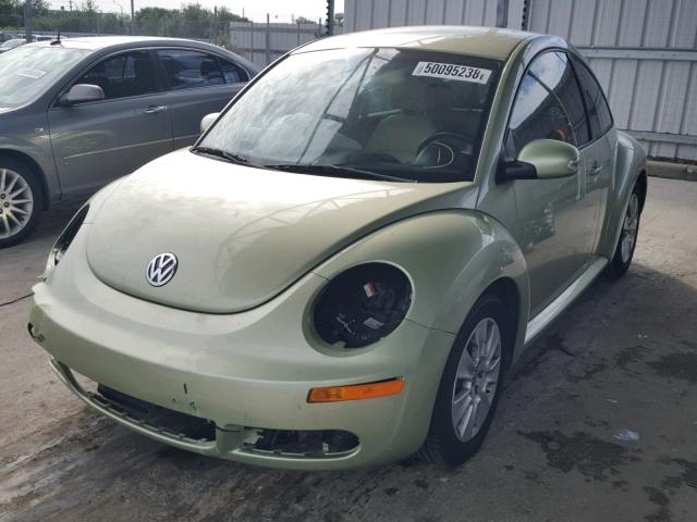 3VWPW31C19M500795 - 2009 VOLKSWAGEN NEW BEETLE Grün Foto 2