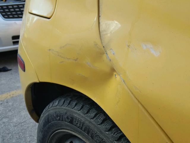 KL1TJ62654B149875 - 2004 CHEVROLET AVEO LS YELLOW photo 9