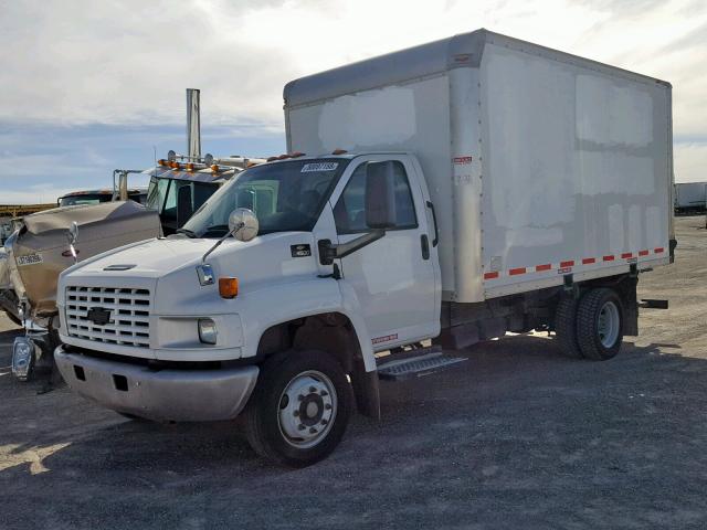 1GBE4C1226F421742 - 2006 CHEVROLET C4500 C4C0 WHITE photo 2