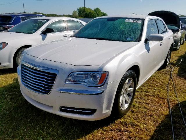 2C3CCAAG9EH200534 - 2014 CHRYSLER 300 WHITE photo 2