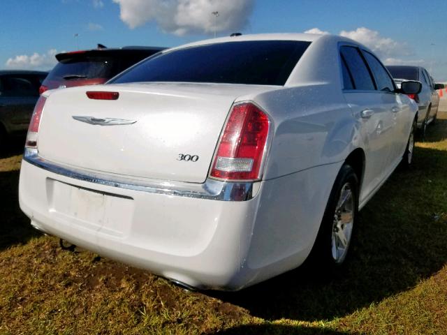 2C3CCAAG9EH200534 - 2014 CHRYSLER 300 WHITE photo 4