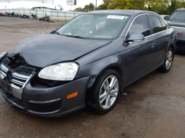 3VWRL71K29M050655 - 2009 VOLKSWAGEN JETTA TDI GRAY photo 2