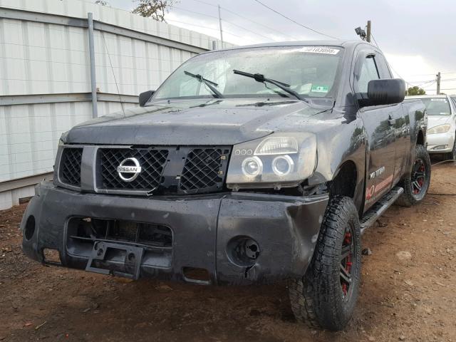 1N6AA06BX6N557503 - 2006 NISSAN TITAN XE GRAY photo 2