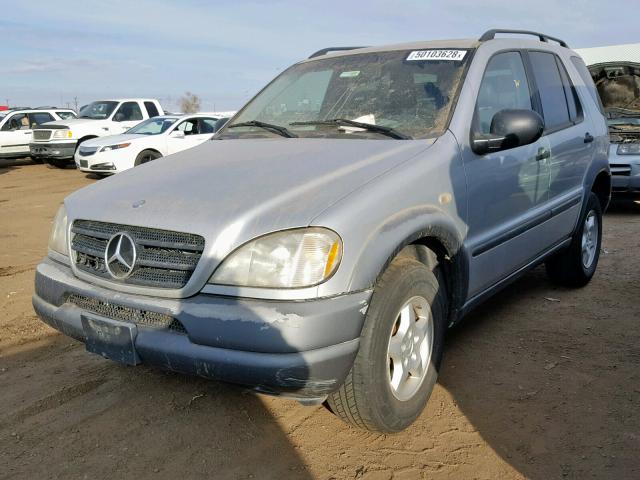 4JGAB54E6WA036338 - 1998 MERCEDES-BENZ ML 320 SILVER photo 2