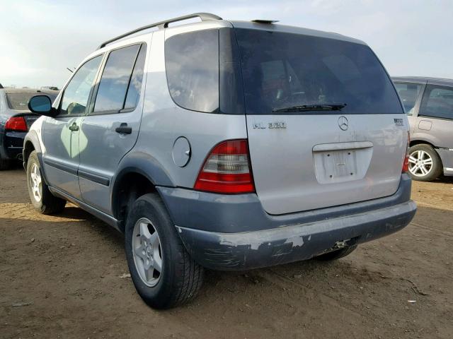 4JGAB54E6WA036338 - 1998 MERCEDES-BENZ ML 320 SILVER photo 3