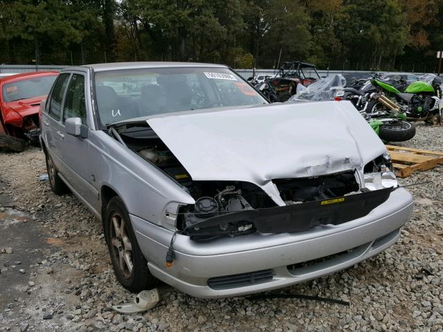 YV1LS55A8X1569473 - 1999 VOLVO S70 SILVER photo 1