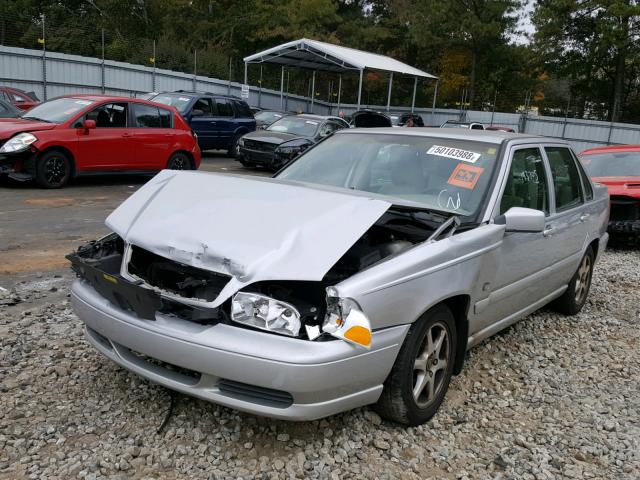 YV1LS55A8X1569473 - 1999 VOLVO S70 SILVER photo 2