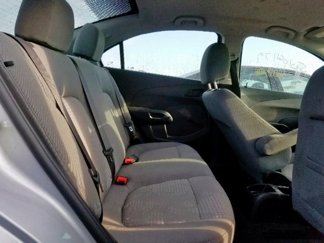 1G1JA5SH8F4140583 - 2015 CHEVROLET SONIC LS SILVER photo 6