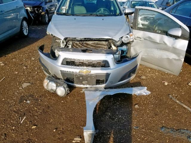 1G1JA5SH8F4140583 - 2015 CHEVROLET SONIC LS SILVER photo 9