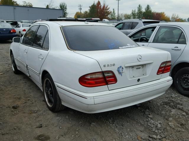 WDBJF65J0YA968630 - 2000 MERCEDES-BENZ E 320 WHITE photo 3