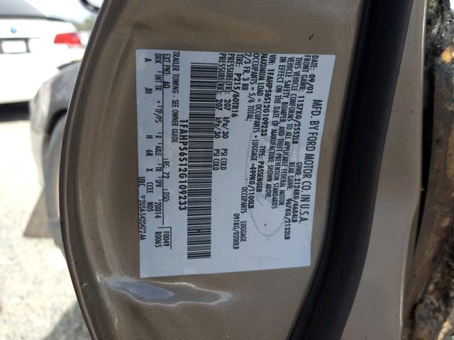 1FAHP56S12G109233 - 2002 FORD TAURUS SEL GOLD photo 10