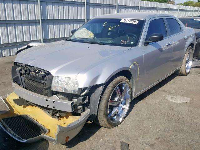 2C3KA43R37H803497 - 2007 CHRYSLER 300 SILVER photo 2