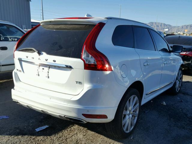 YV440MDU6H2131792 - 2017 VOLVO XC60 T5 WHITE photo 4