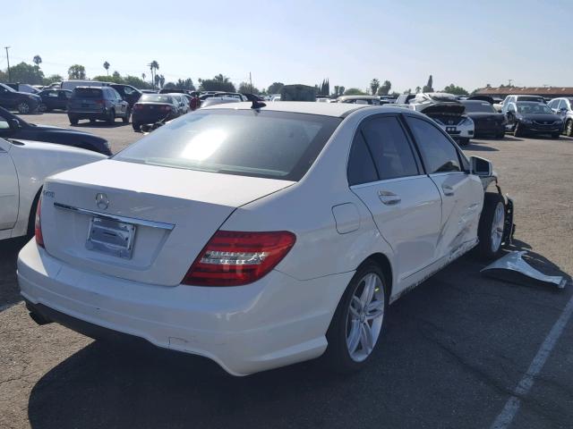 WDDGF4HB5CA611673 - 2012 MERCEDES-BENZ C 250 WHITE photo 4