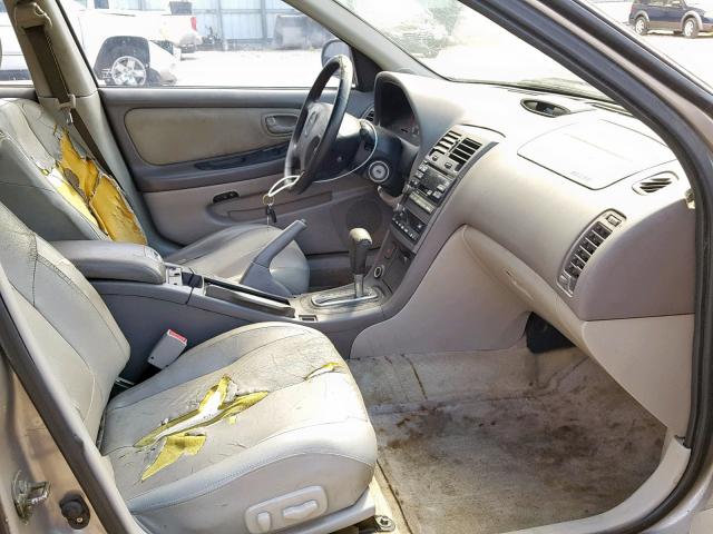 JN1CA31D91T629823 - 2001 NISSAN MAXIMA GXE GRAY photo 5