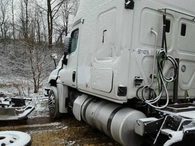 1FUJGLDV6CLBC2511 - 2012 FREIGHTLINER CASCADIA 1 WHITE photo 9