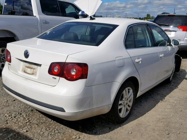 3VWAL7AJ1AM121661 - 2010 VOLKSWAGEN JETTA TDI WHITE photo 4