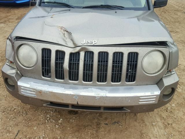 1J8FT48W88D617581 - 2008 JEEP PATRIOT LI GRAY photo 9