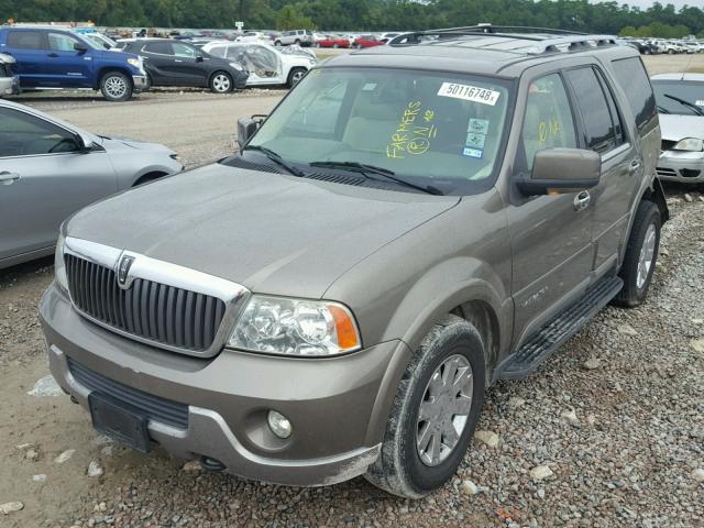 5LMFU28R24LJ36639 - 2004 LINCOLN NAVIGATOR 金色 照片 2