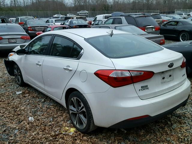 KNAFX4A84G5481558 - 2016 KIA FORTE EX WHITE photo 3