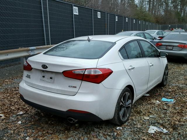 KNAFX4A84G5481558 - 2016 KIA FORTE EX WHITE photo 4