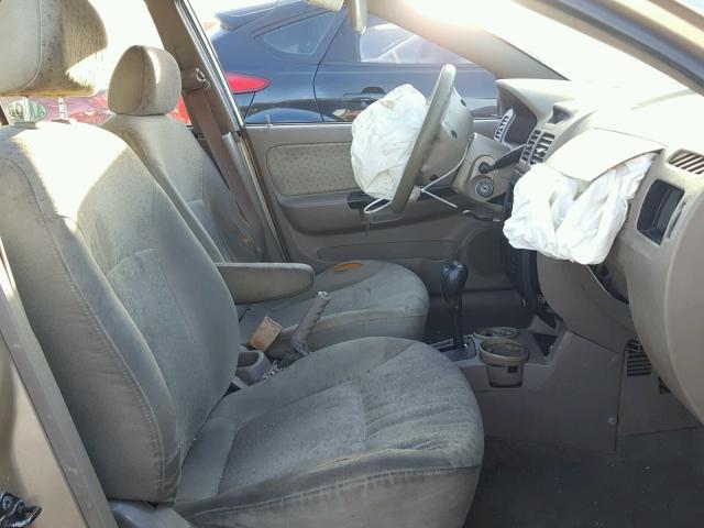 KNADC125436265090 - 2003 KIA RIO GOLD photo 5