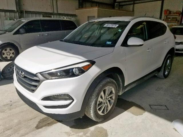 KM8J33A44HU383424 - 2017 HYUNDAI TUCSON SE WHITE photo 2