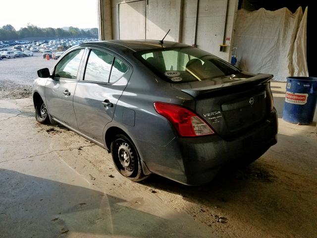 3N1CN7AP4HL883055 - 2017 NISSAN VERSA S GRAY photo 3