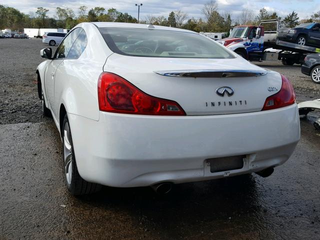 JNKCV64F09M650581 - 2009 INFINITI G37 WHITE photo 3