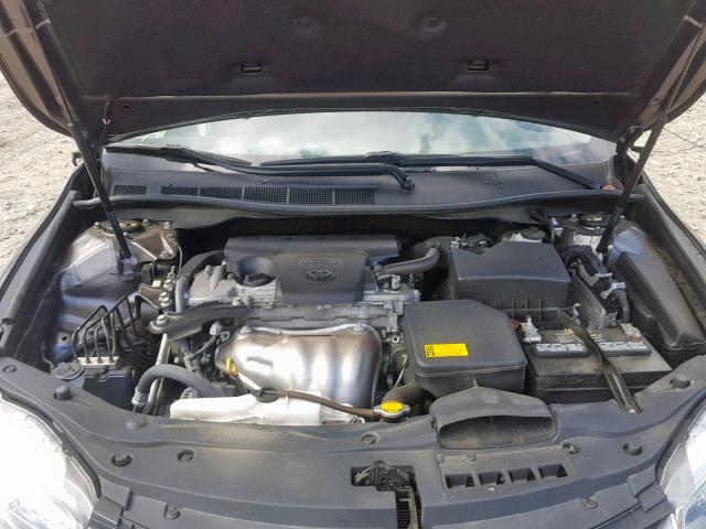 4T4BF1FK4FR451067 - 2015 TOYOTA CAMRY LE GRAY photo 7