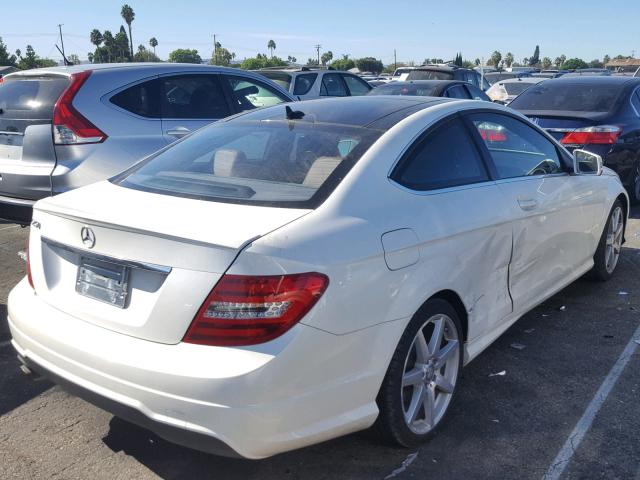 WDDGJ4HB0DG035424 - 2013 MERCEDES-BENZ C 250 WHITE photo 4