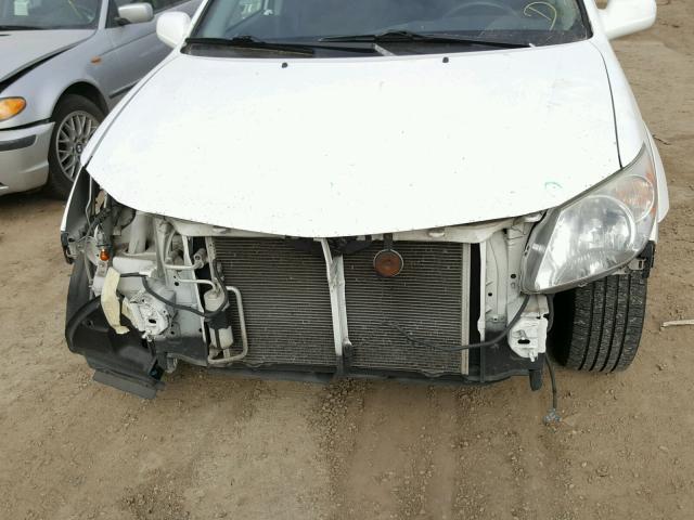 5Y2SL658X8Z415089 - 2008 PONTIAC VIBE WHITE photo 9