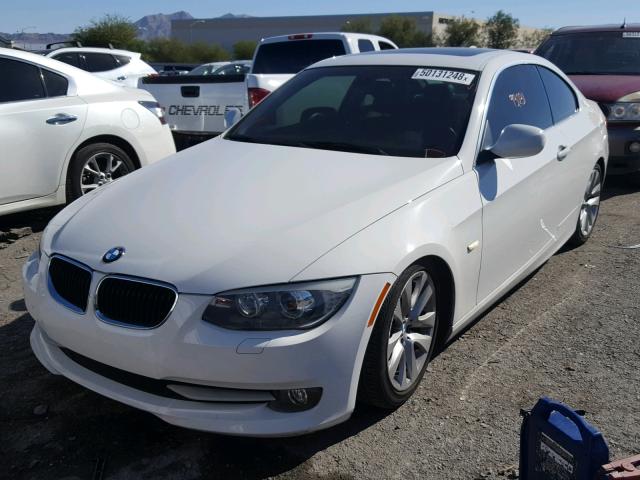 WBAKE5C5XBE574123 - 2011 BMW 328 I SULE SILVER photo 2