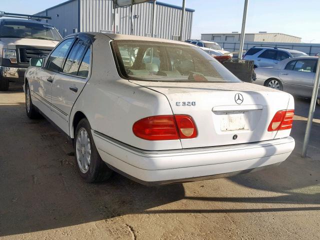 WDBJF65F2WA528899 - 1998 MERCEDES-BENZ E 320 WHITE photo 3